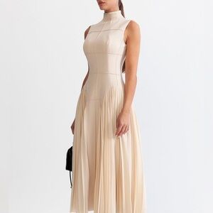 NWT,ALICE ,UNIQUE PLEATED PANELED SLEEVELESS MIDI DRESS, STRETCH,Size Med